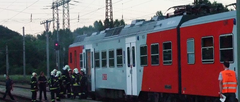 Brand eines Triebwagens im Bahnhof Viehofen