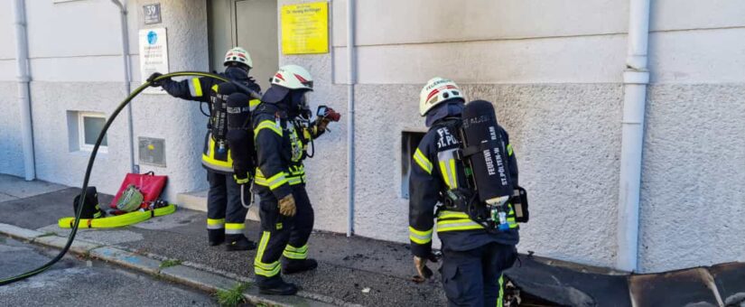 Feuerwehren handelten rasch: Brand Kellerwohnung in St. Pölten gelöscht