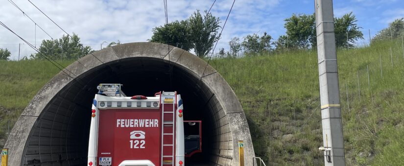Übungssamstag: Zugunglück im Eisenbahntunnel und Schadstoffaustritt in Tulln