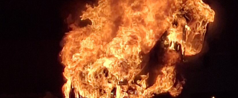 St. Pölten-Wagram: Brand eines Lieferwagens im Abendverkehr