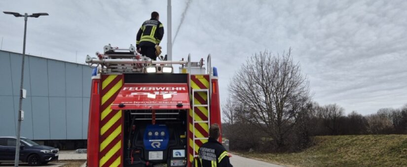 Große Liebe zur Technik: Neue HLF 3-Maschinisten am Valentinstag