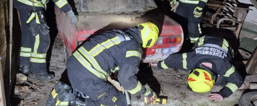 Operation „Garfield“: Ein Absturz, ein Oldtimer und ganz viel Muskelkraft