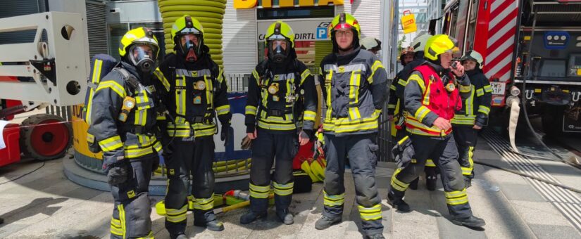 Brennender PKW in Landhausgarage – 100. Einsatz in 2026 für die FF St. Pölten-Wagram